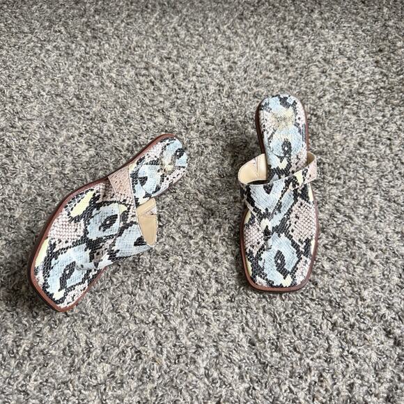 Vince Camuto Cannetta Sandals Thong Kitten Heels Size 7 Snake Skin Leather - Picture 1 of 11